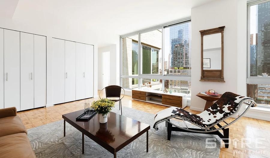 West 37th Street - Photo 0