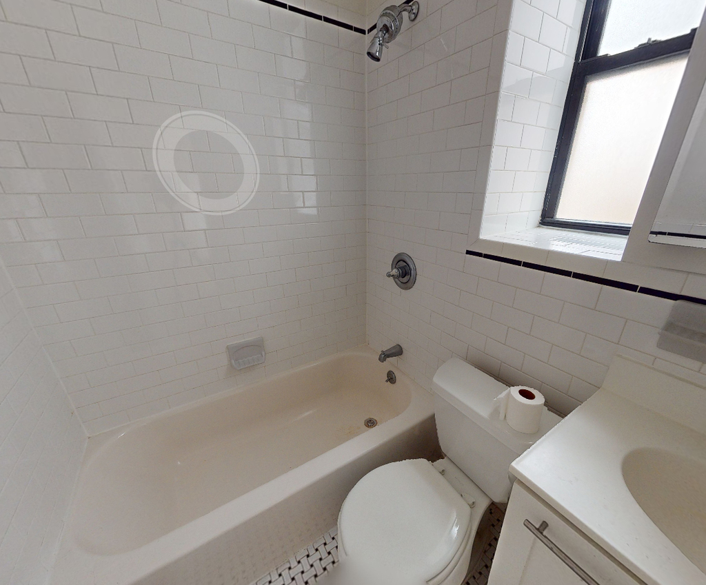 Upper West Studio  - Photo 2