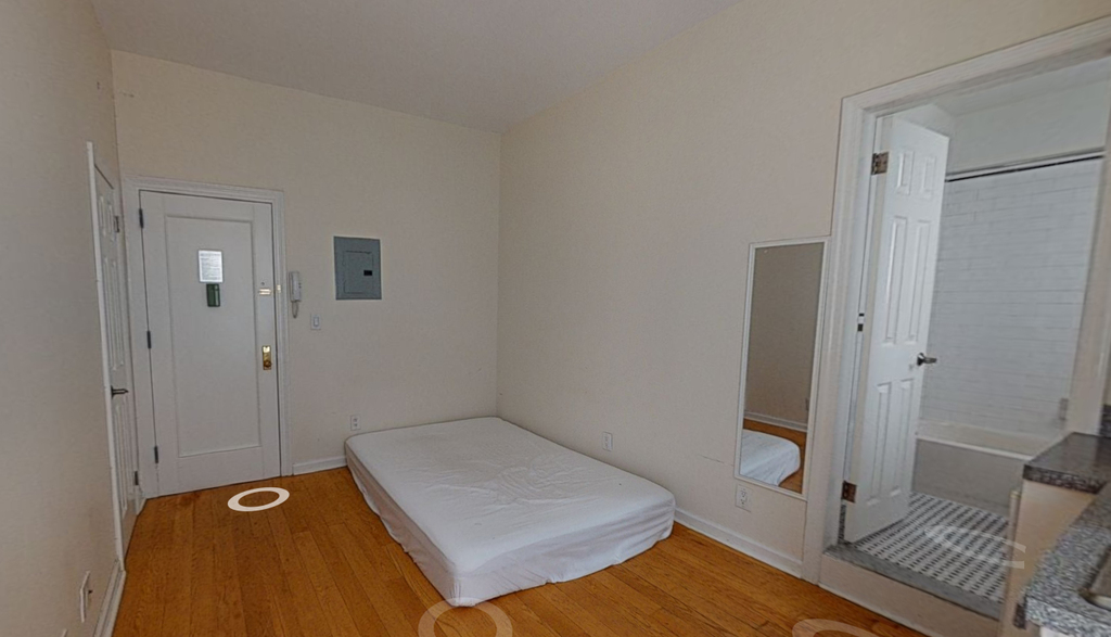 Upper West Studio  - Photo 1