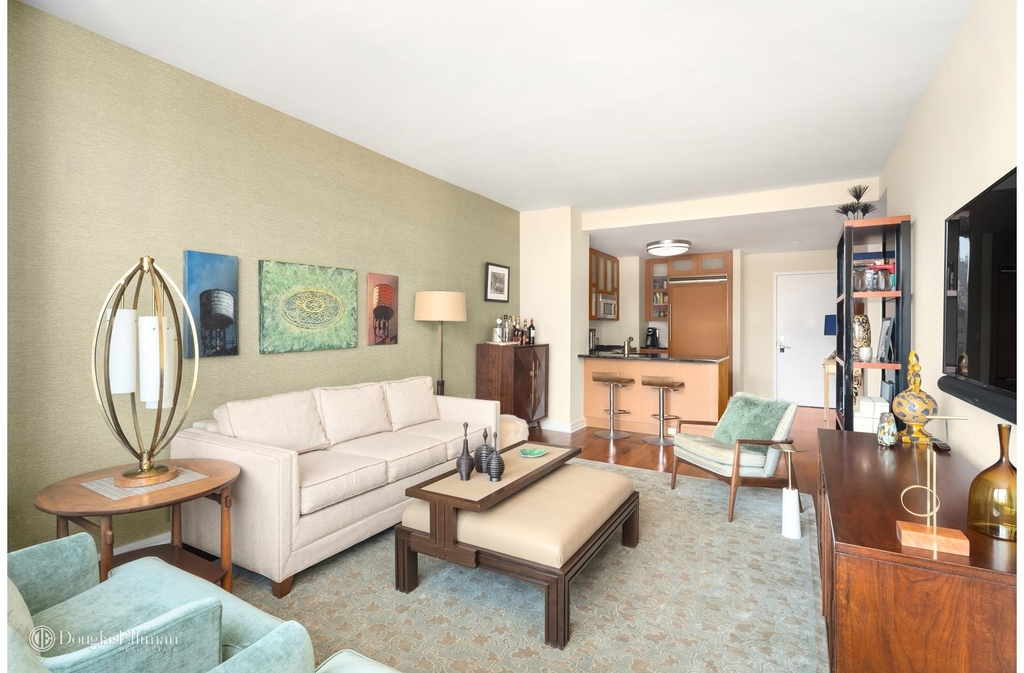 200 W End Ave - Photo 1