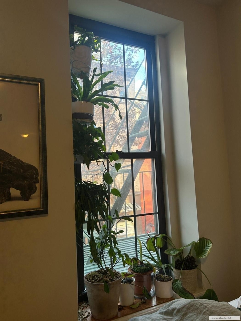 59 W 8th Street - Photo 4