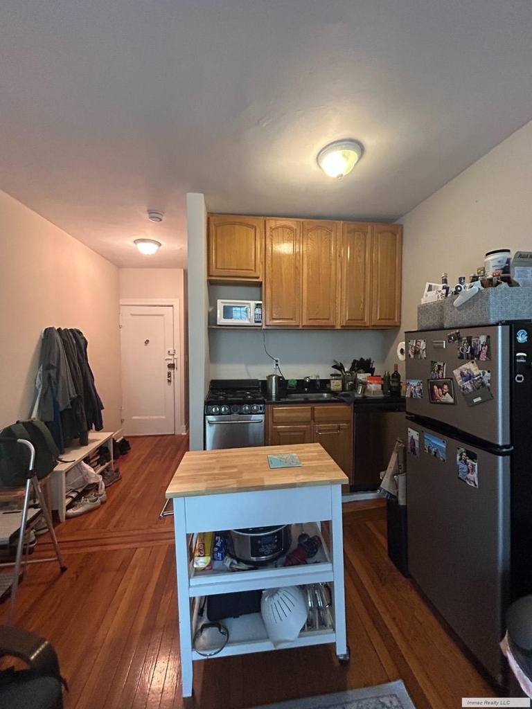 59 W 8th Street - Photo 2