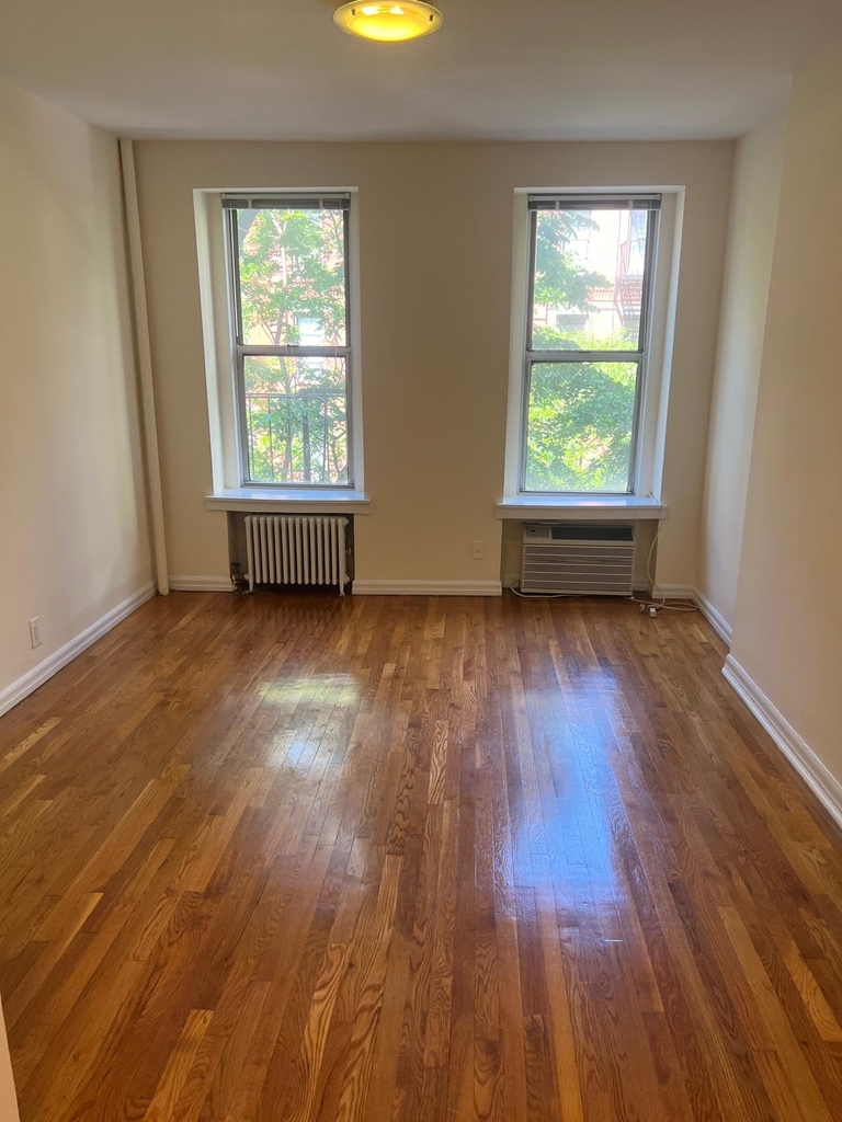 East 81st Street - Photo 2