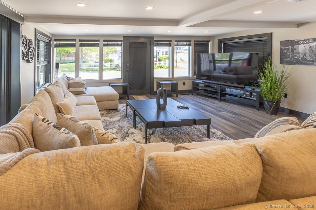 48 Swan Avenue - Photo 6