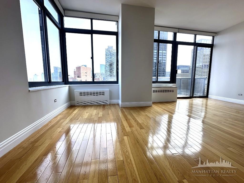 W 48th St - Photo 5