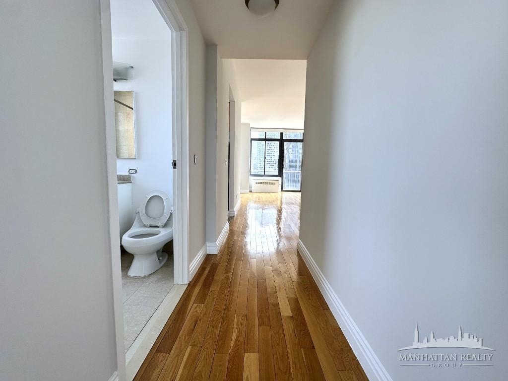 W 48th St - Photo 7