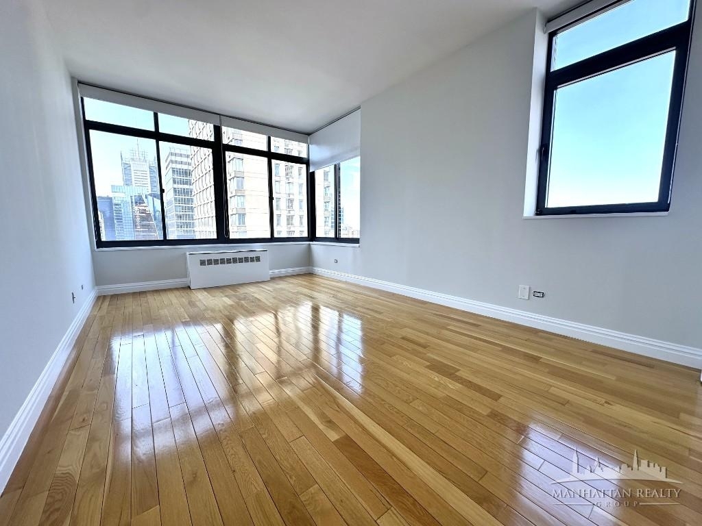 W 48th St - Photo 8