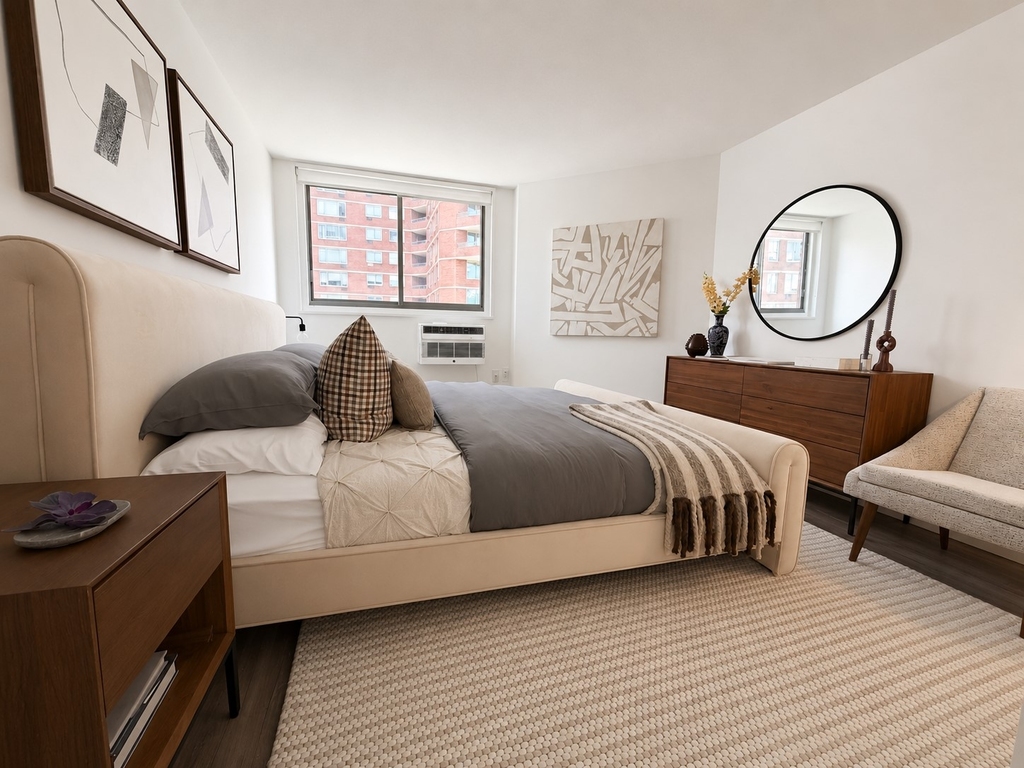 Second Avenue - Photo 2