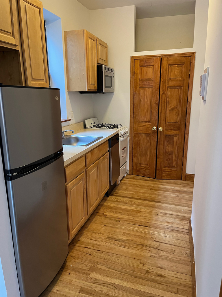 W53 and 10th - Photo 2