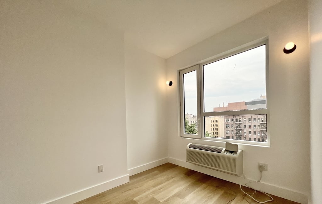 1042 President Street - Photo 4