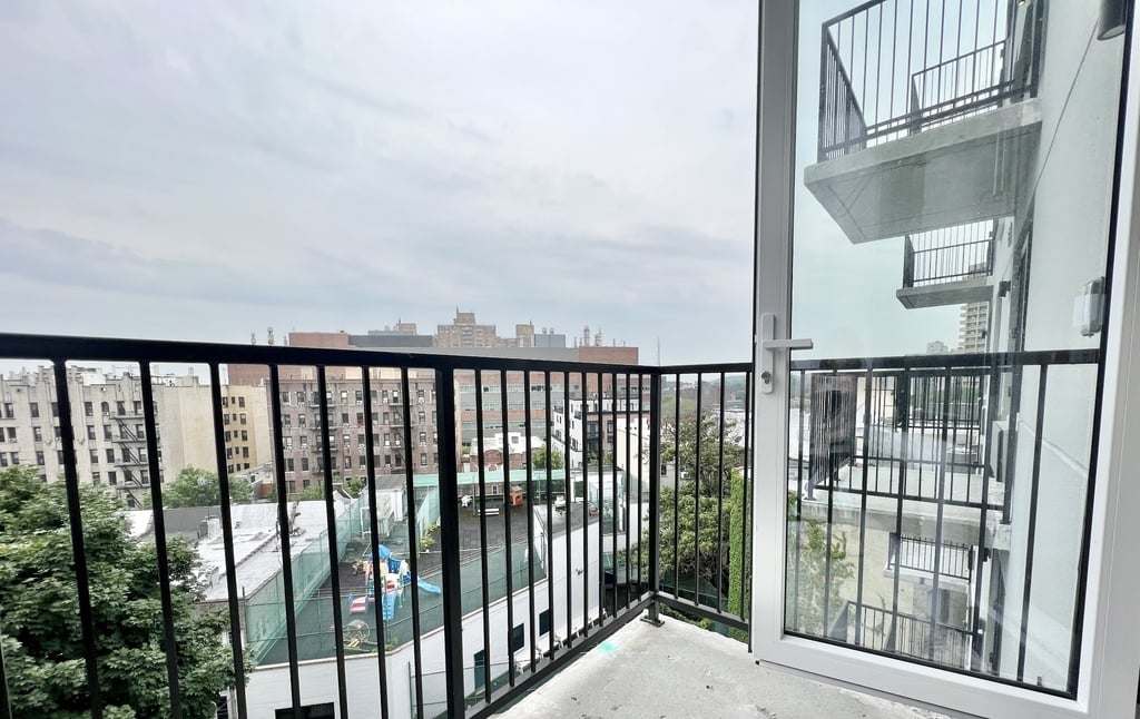 1042 President Street - Photo 14