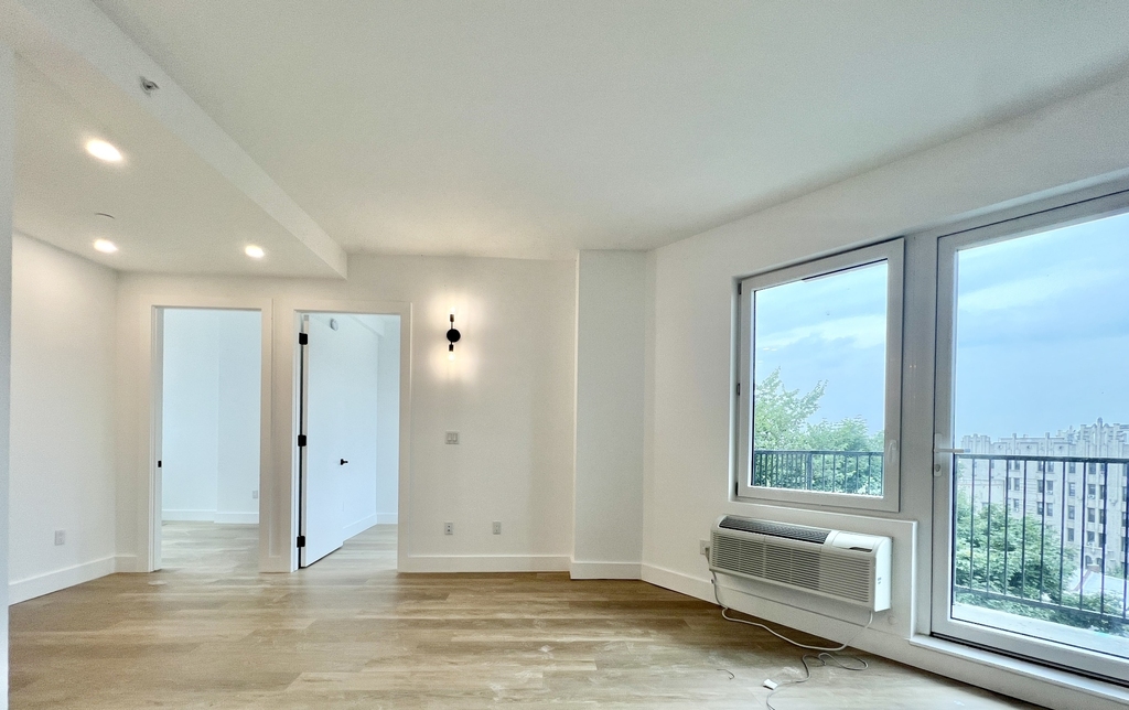 1042 President Street - Photo 5