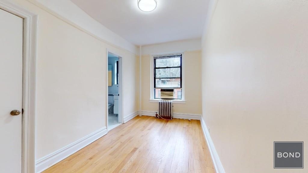East 63rd Street - Photo 4