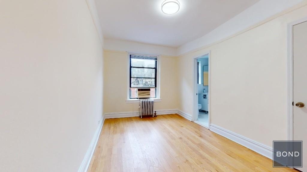 East 63rd Street - Photo 3