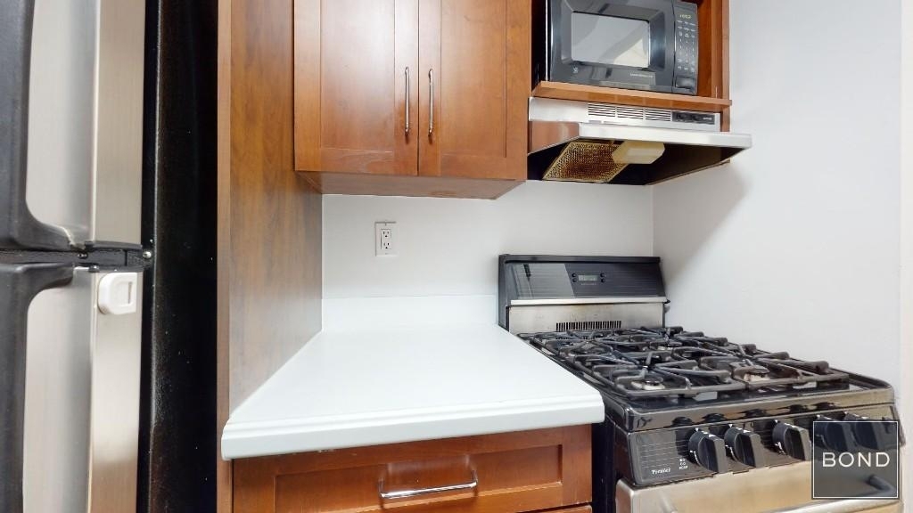 East 63rd Street - Photo 1