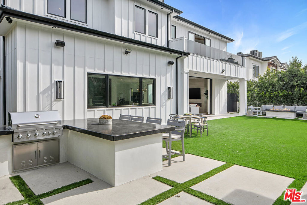 211 Veteran Avenue - Photo 31