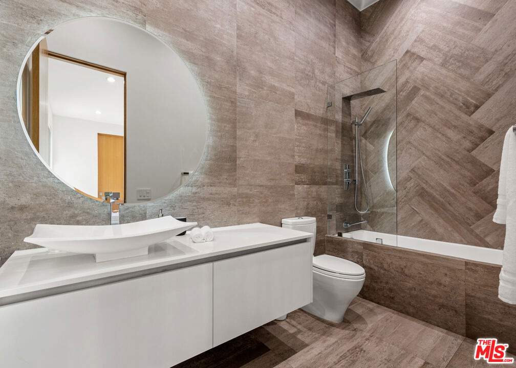 6617 Lindenhurst Avenue - Photo 30