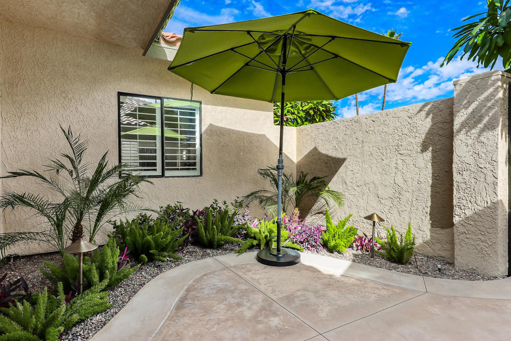 48721 Santa Ursula Street - Photo 2