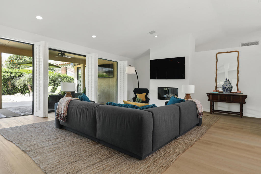 48721 Santa Ursula Street - Photo 6