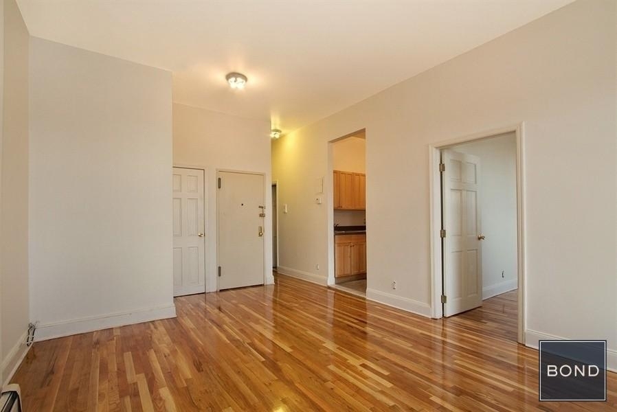 Steinway Street - Photo 1