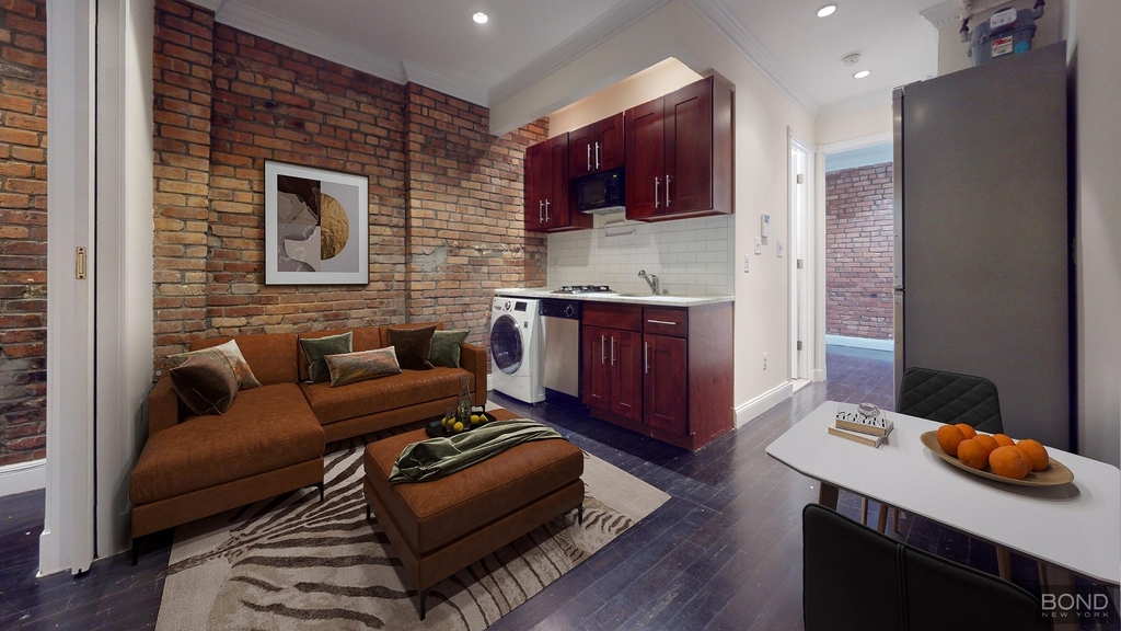 East 9th Street - Photo 0