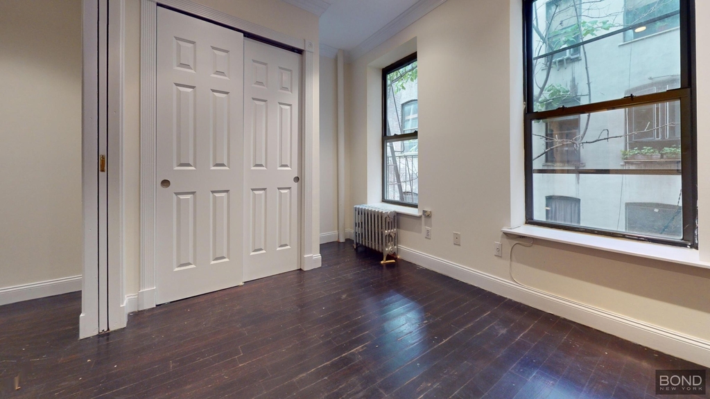 East 9th Street - Photo 6