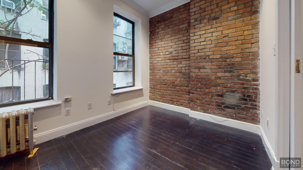 East 9th Street - Photo 7