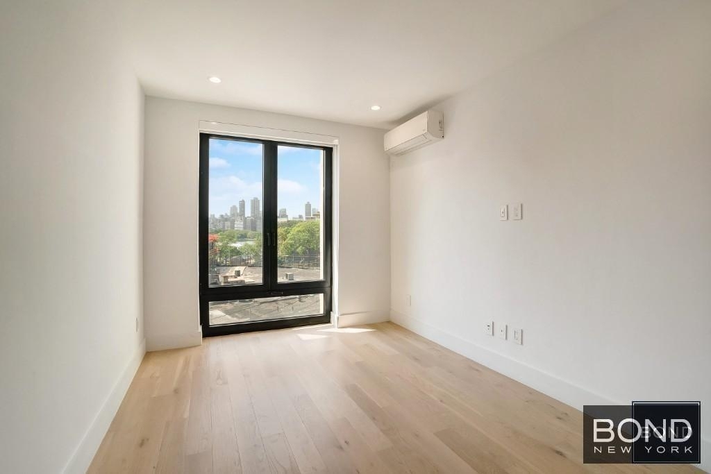 11-07 Welling Court - Photo 3