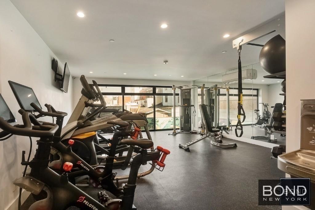 11-07 Welling Court - Photo 6