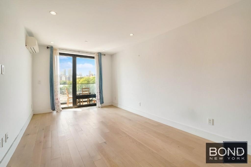 11-07 Welling Court - Photo 1