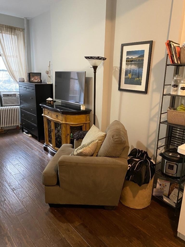 248 E 90th Street - Photo 3