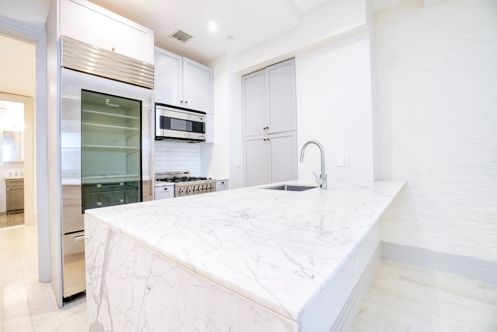 43 W 27th Street - Photo 0