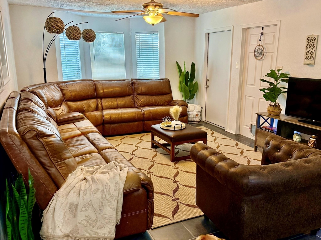 10603 Thomaswood Ln - Photo 3