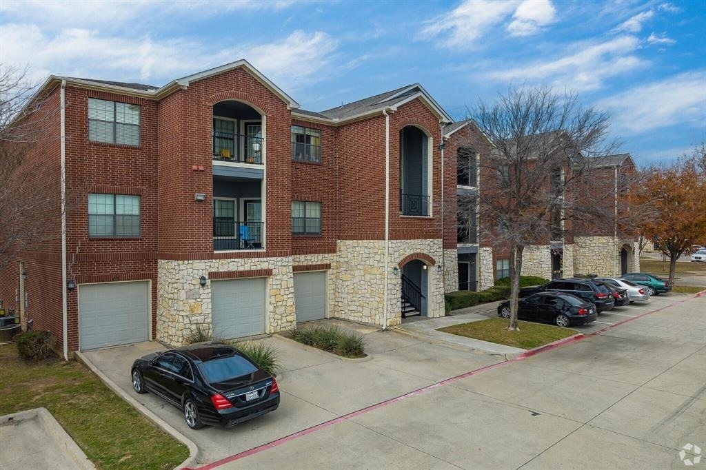 1350 Skyline Rd - Photo 0