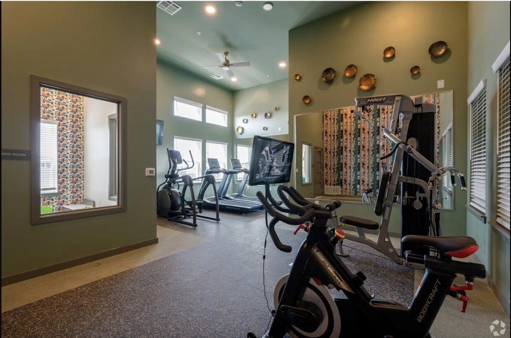 1200 W W Koenig Ln - Photo 10