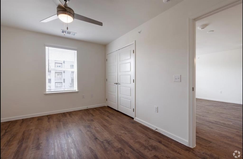 1200 W W Koenig Ln - Photo 19