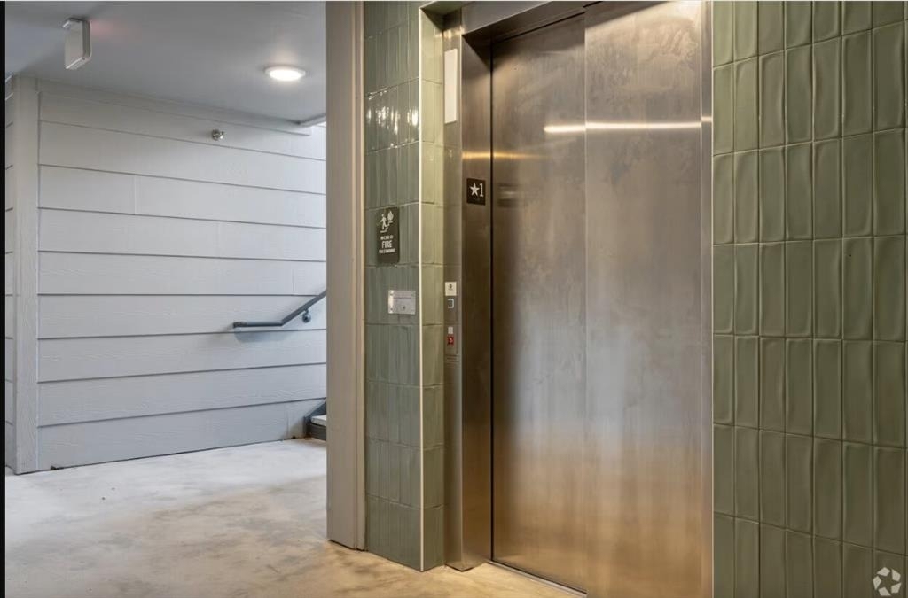 1200 W W Koenig Ln - Photo 14