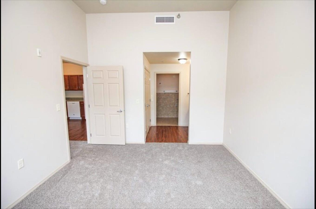 620 N Main Ave - Photo 6
