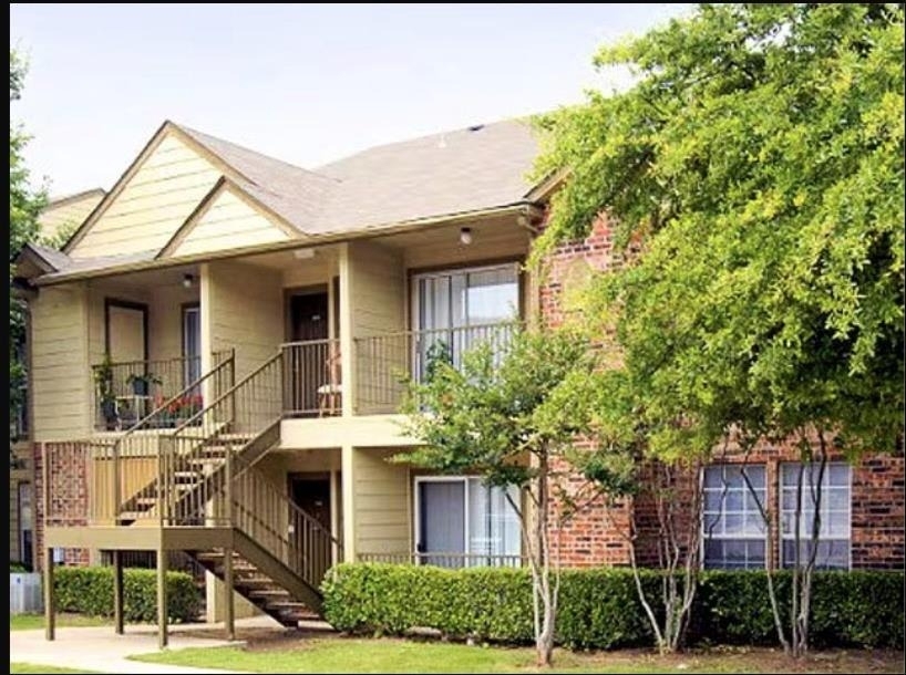 1400 Eldorado Pkwy - Photo 2