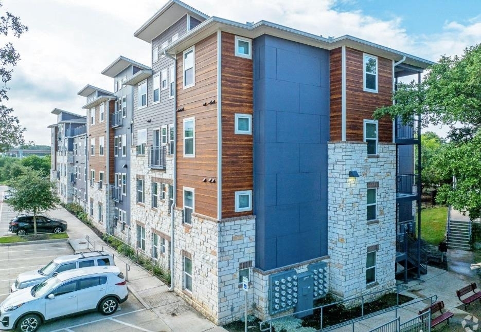 2401 E Oltorf St - Photo 1