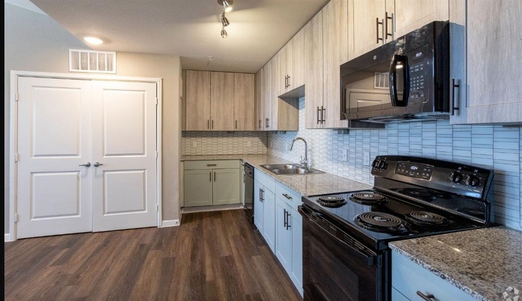 2401 E Oltorf St - Photo 8