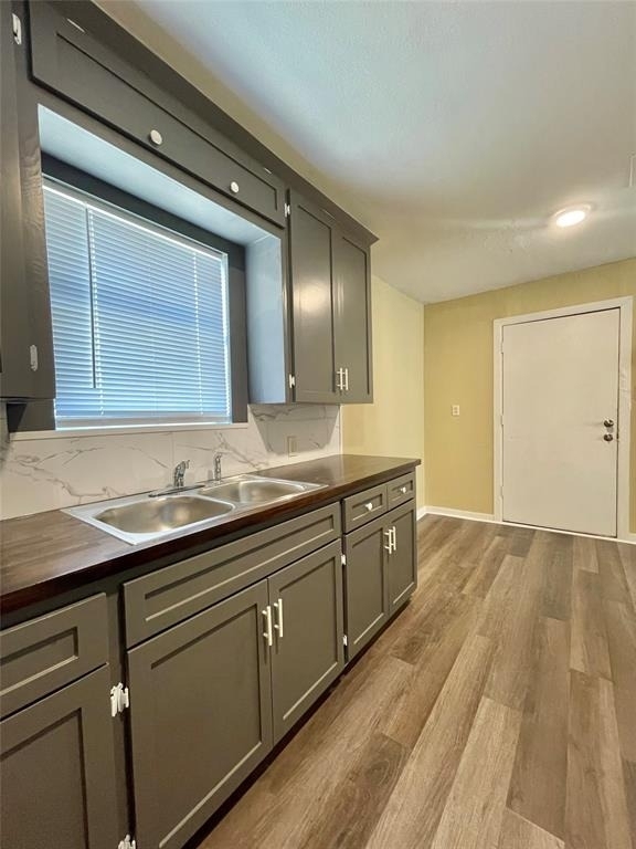 611 N Avenue D - Photo 5