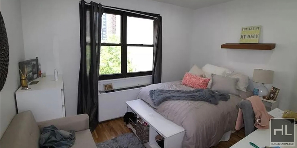 East 37th Street - Photo 4