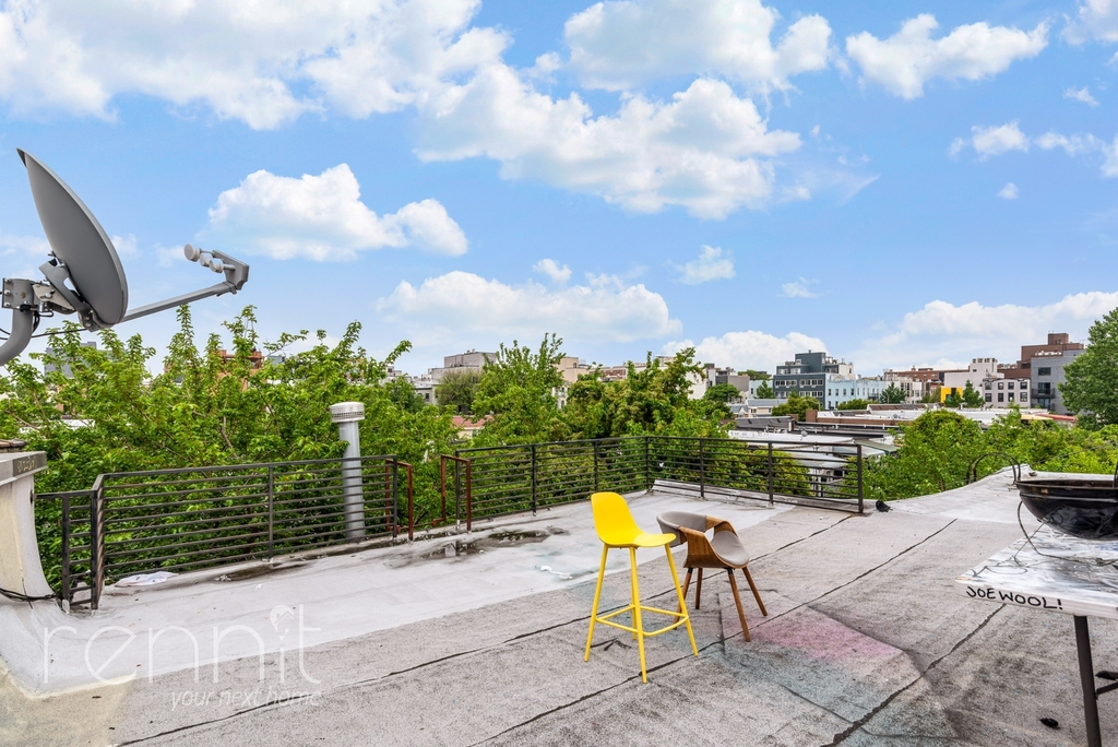 1042 Flushing Avenue - Photo 12