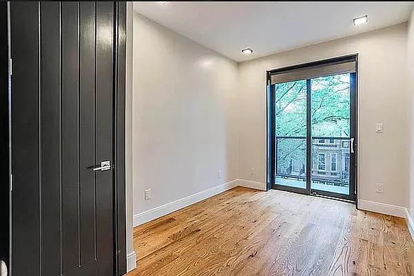 691 Chauncey Street - Photo 4