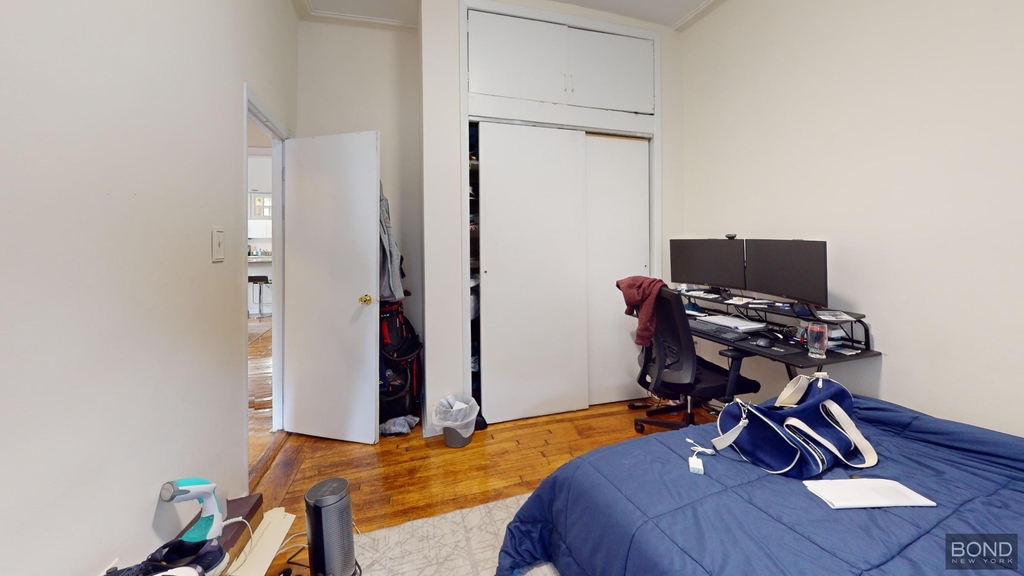 West 11th Street - Photo 5