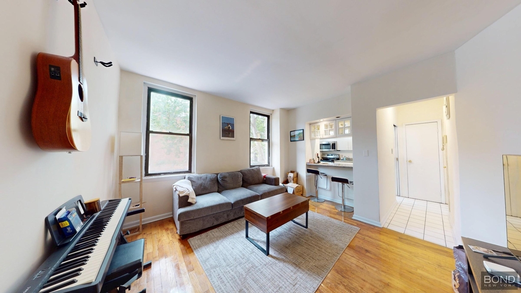 West 11th Street - Photo 0