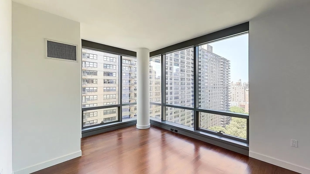 West 67th Street - Photo 1