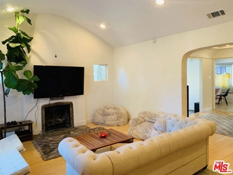 101 N La Peer Drive - Photo 23