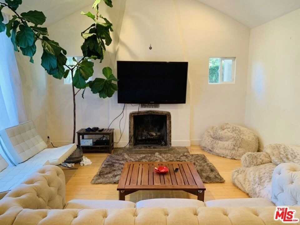 101 N La Peer Drive - Photo 22